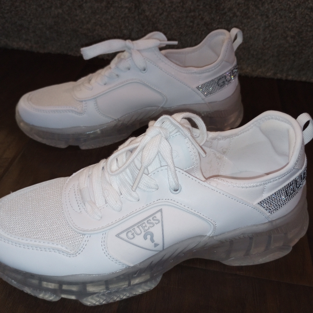 GUESS Sneakers